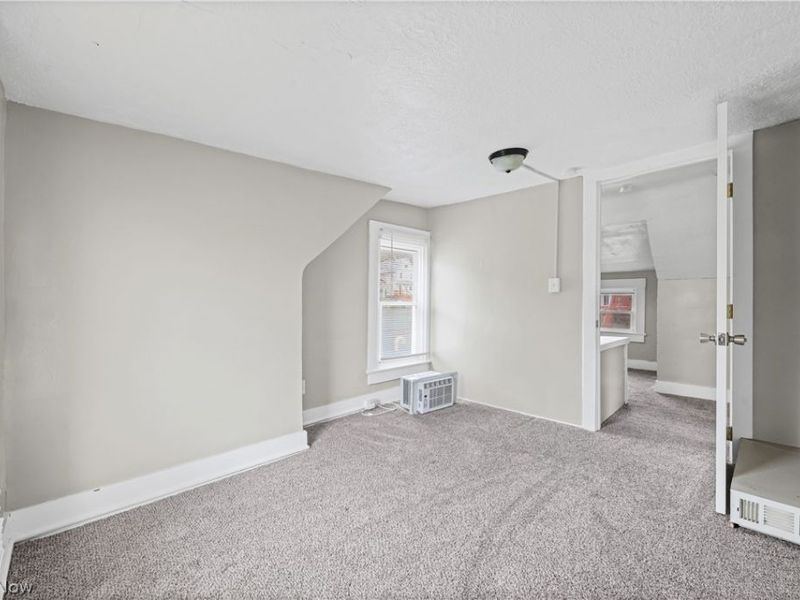 529 Bina Avenue, Akron, OH 44314 Photo 17