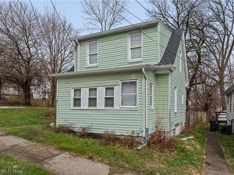 529 Bina Avenue, Akron, OH 44314 Photo 2