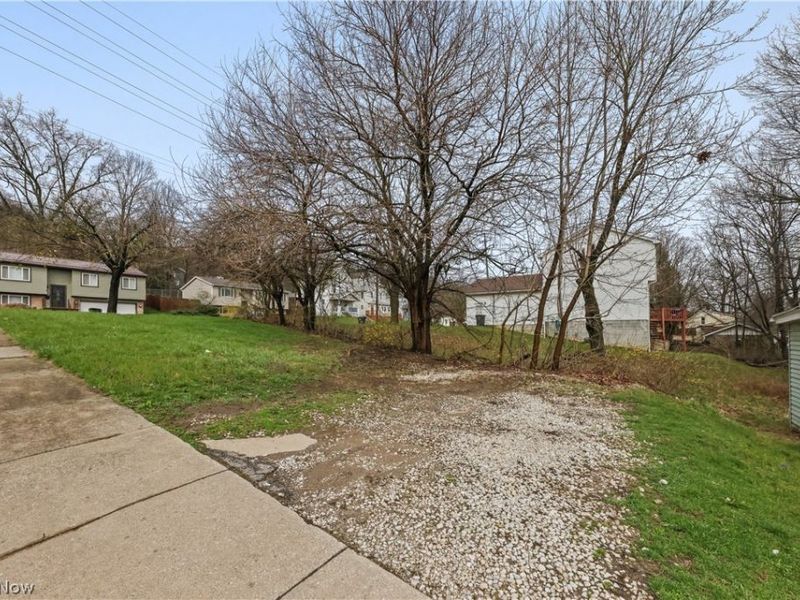 529 Bina Avenue, Akron, OH 44314 Photo 34