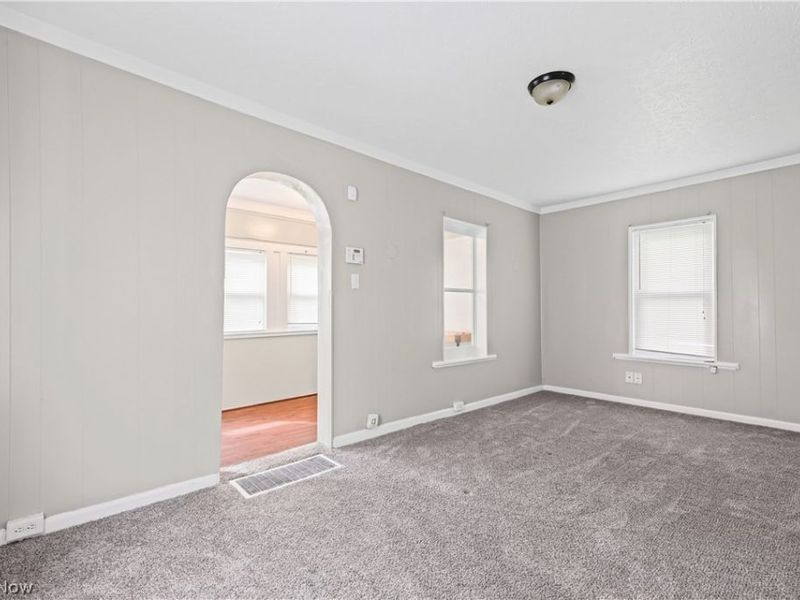 529 Bina Avenue, Akron, OH 44314 Photo 5