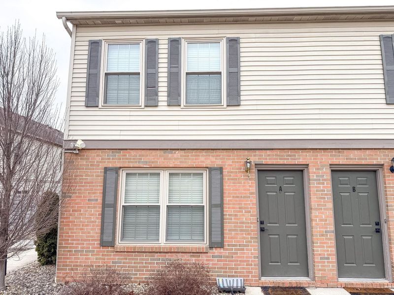 631 Pebble Place Drive, Unit A, Delaware, OH 43015 Photo 2