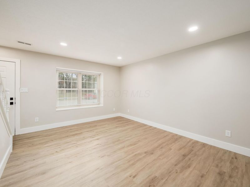 631 Pebble Place Drive, Unit A, Delaware, OH 43015 Photo 7