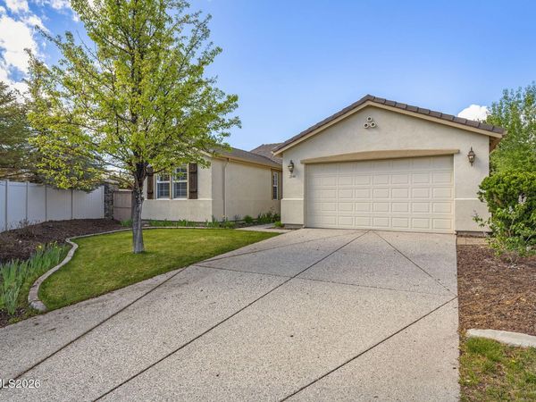 2590 Country Falls Lane, Reno, NV 89521