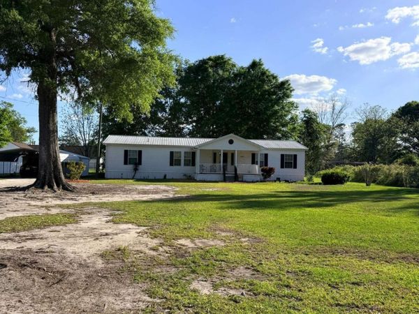 140 Crosby Street, Surrency, GA 31563