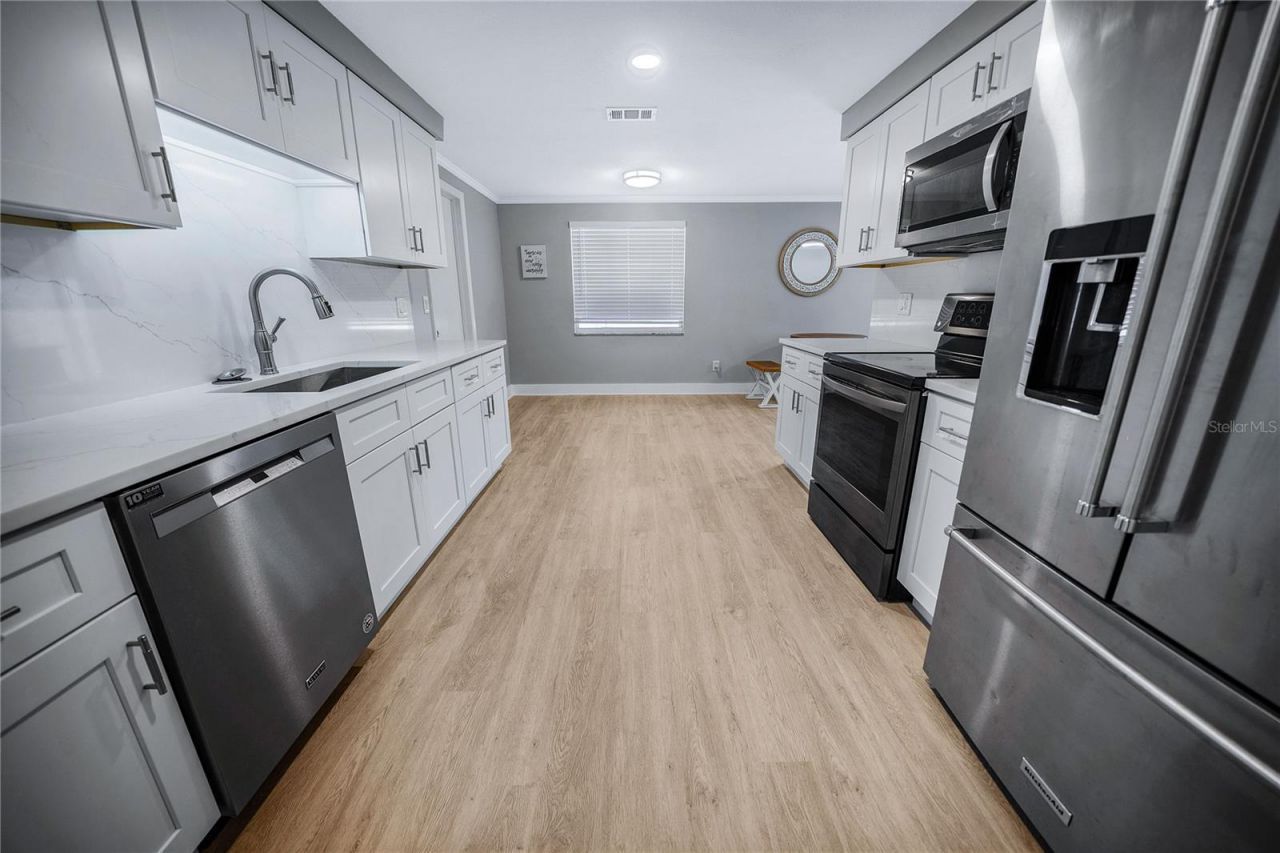 9151 Fairweather Drive , Largo, FL 33773 Photo