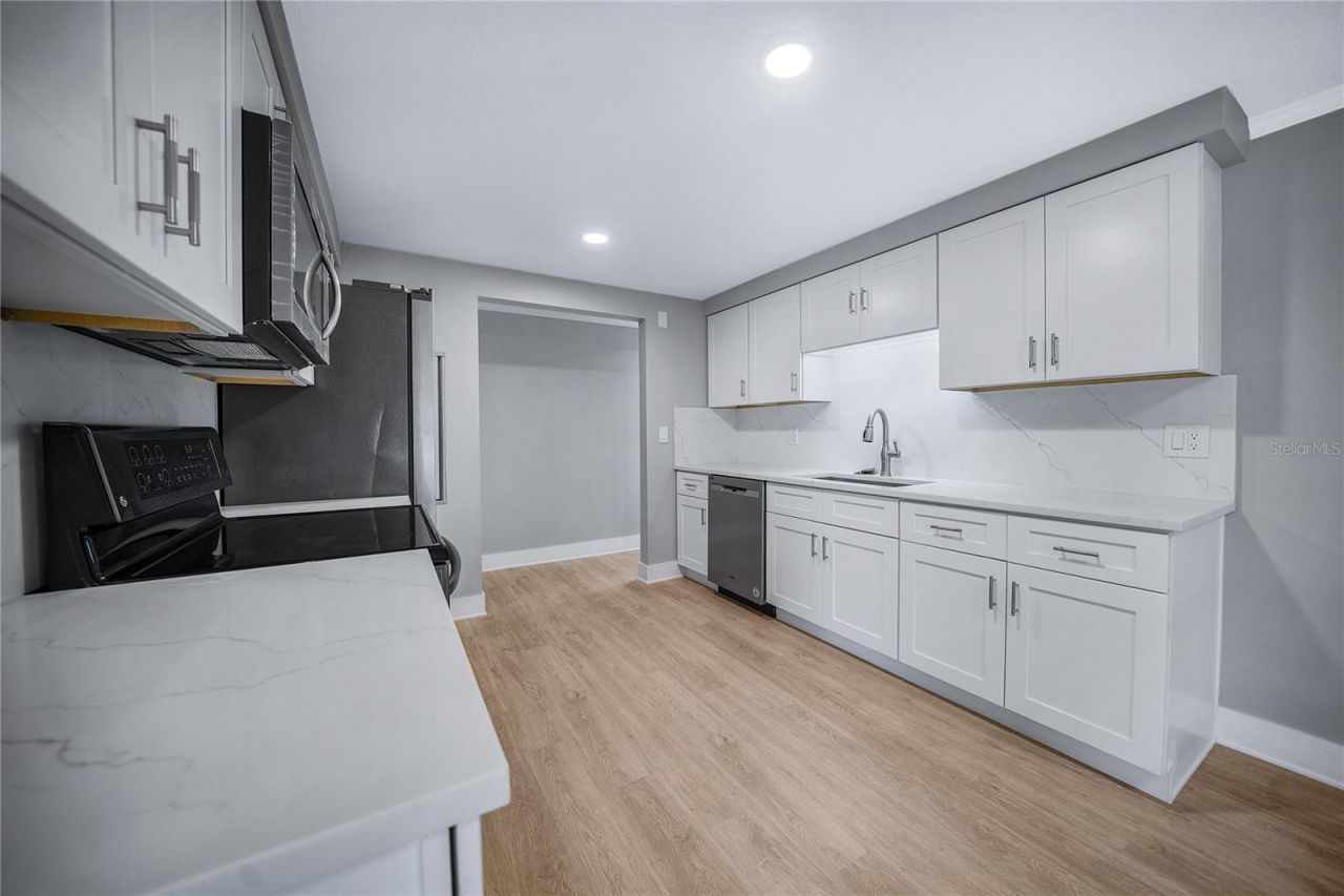 9151 Fairweather Drive , Largo, FL 33773 Photo