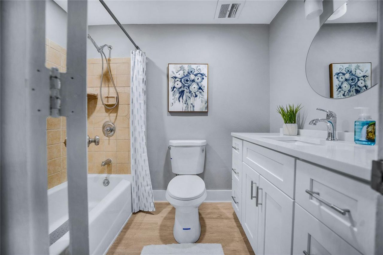 9151 Fairweather Drive , Largo, FL 33773 Photo