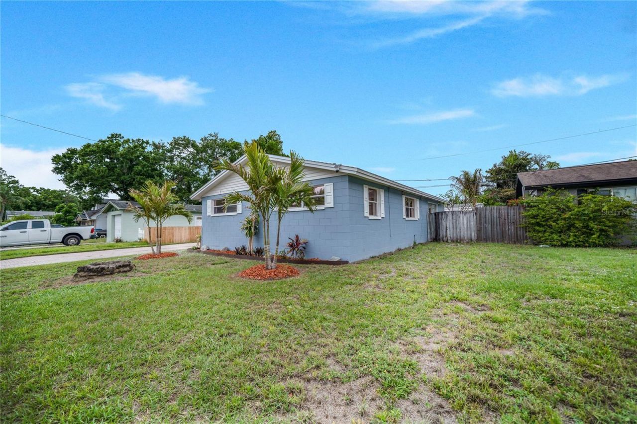 9151 Fairweather Drive , Largo, FL 33773 Photo