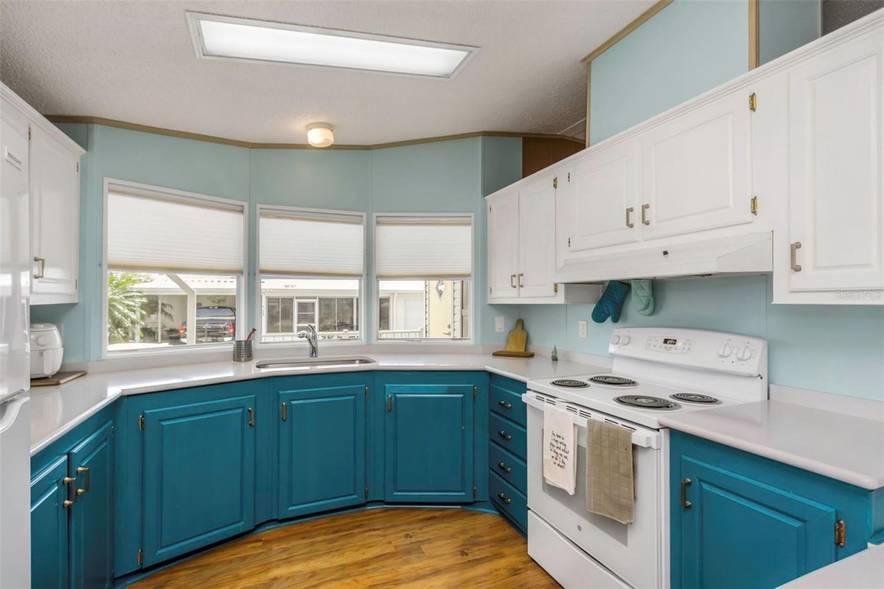 106 Thatch Palm Street W, Largo, FL 33770 Photo