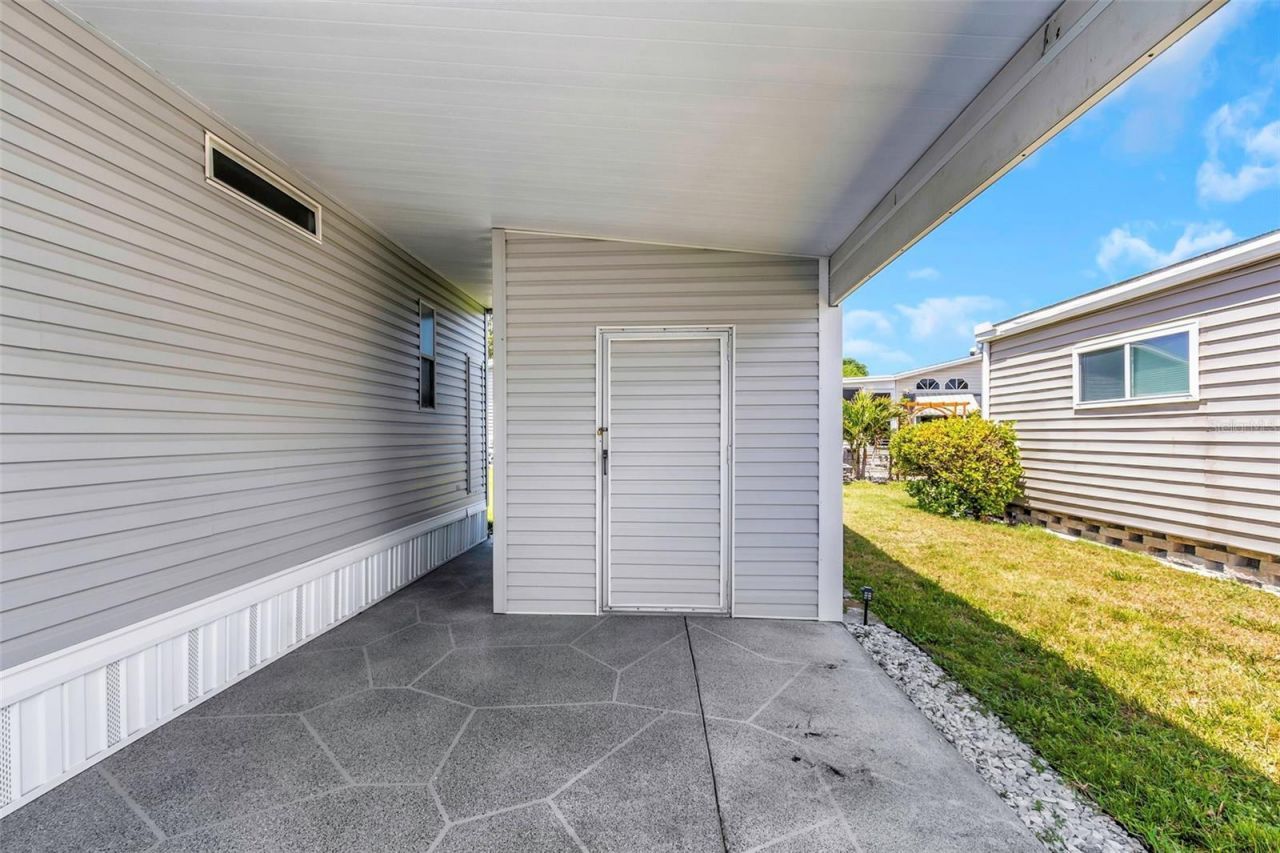 106 Thatch Palm Street W, Largo, FL 33770 Photo