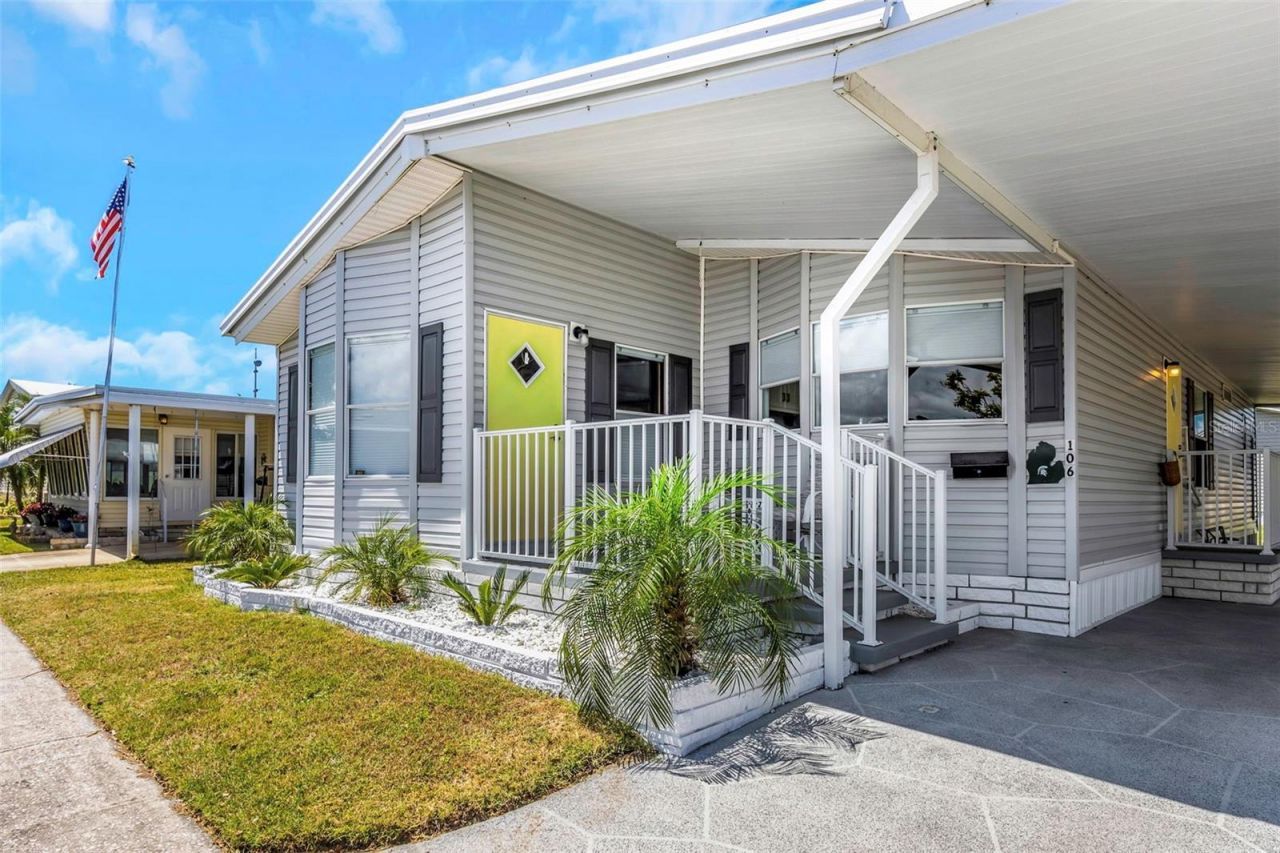 106 Thatch Palm Street W, Largo, FL 33770 Photo