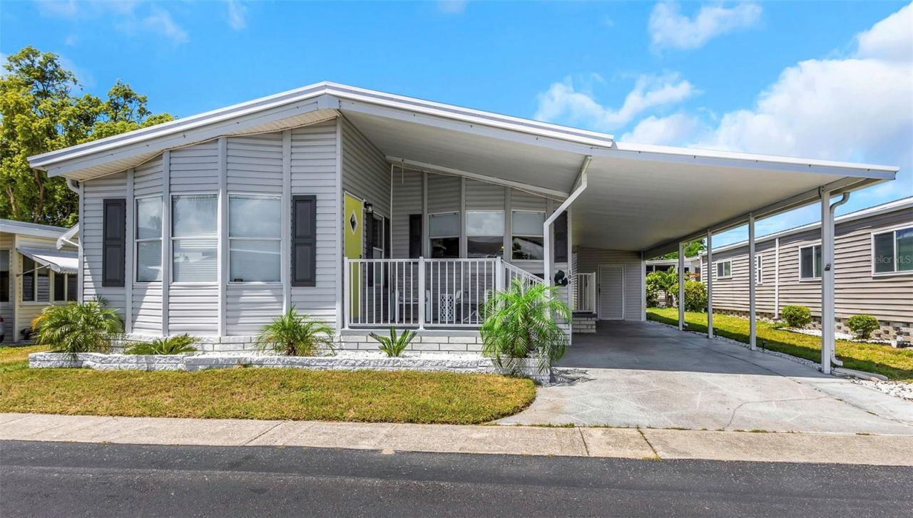 106 Thatch Palm Street W, Largo, FL 33770 Photo