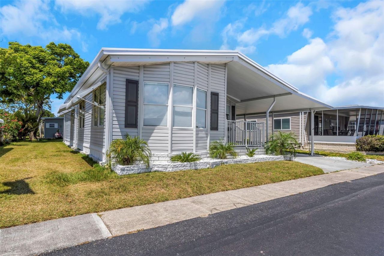 106 Thatch Palm Street W, Largo, FL 33770 Photo