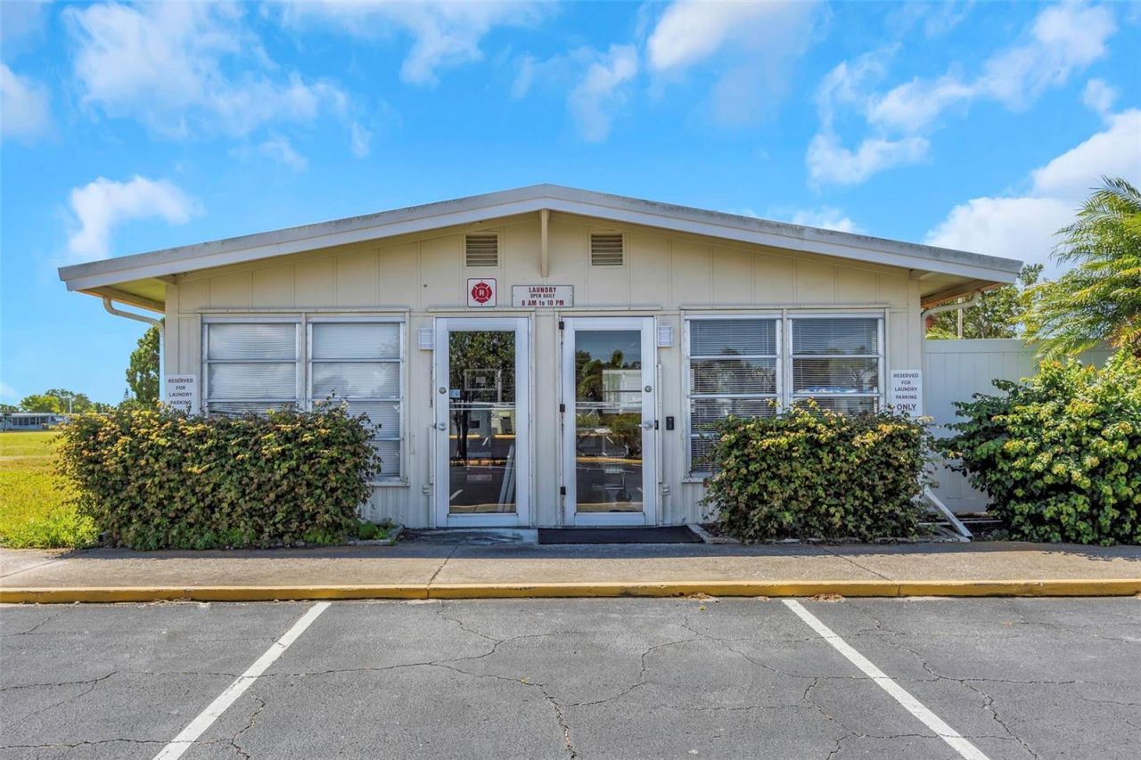 106 Thatch Palm Street W, Largo, FL 33770 Photo