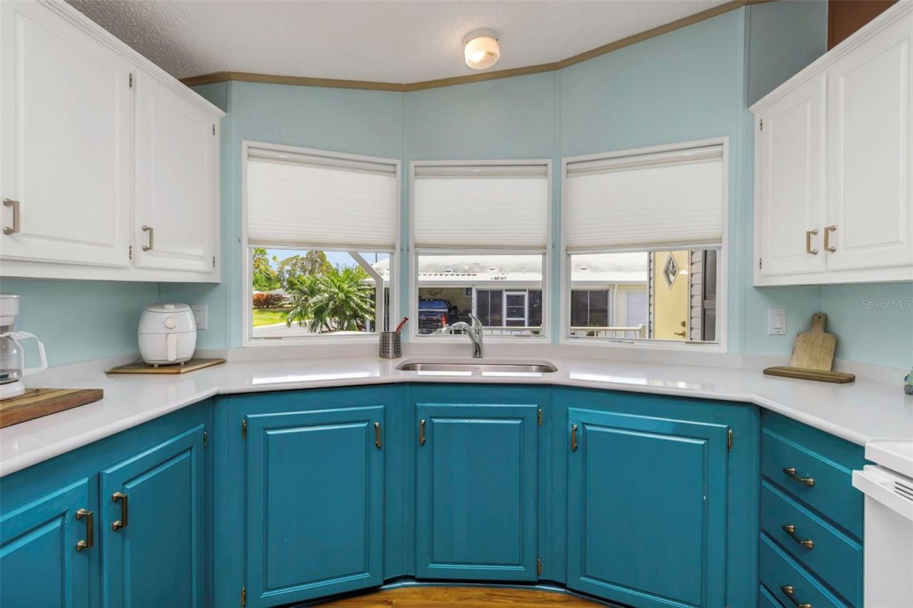 106 Thatch Palm Street W, Largo, FL 33770 Photo