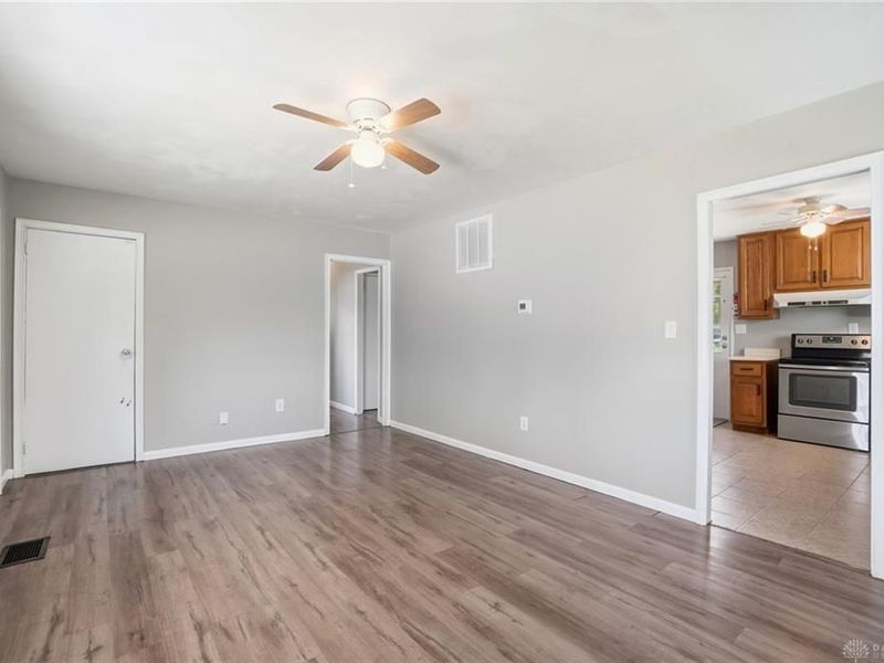 1176 Jeanette Drive, Riverside, OH 45432 Photo 11