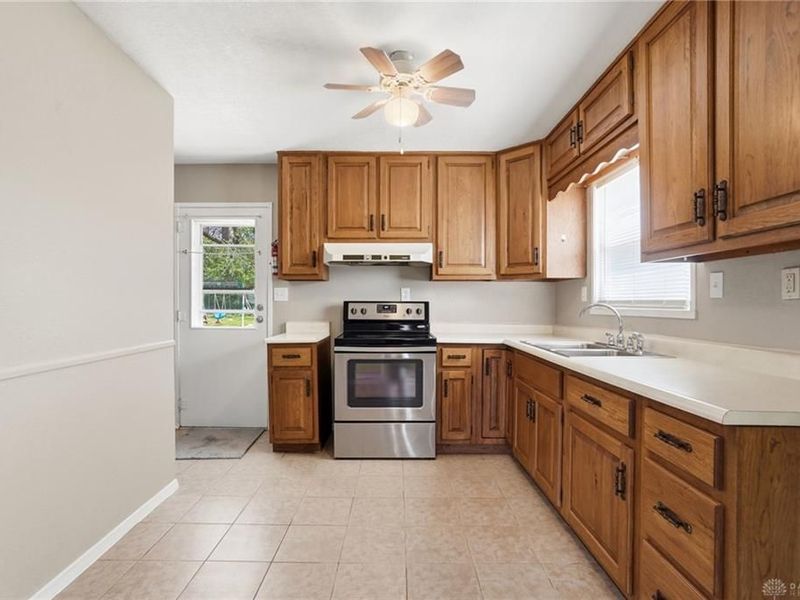 1176 Jeanette Drive, Riverside, OH 45432 Photo 12