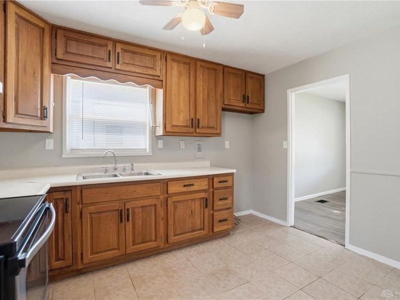 1176 Jeanette Drive, Riverside, OH 45432 Photo 14