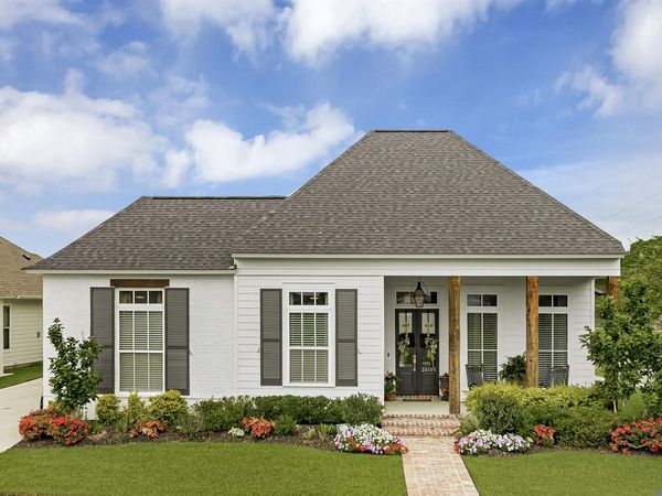 38194 Emery Ln, Prairieville, LA 70769