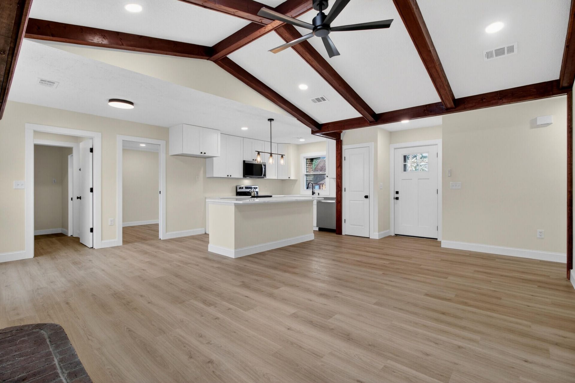 215 Horseshoe Drive Photo 10