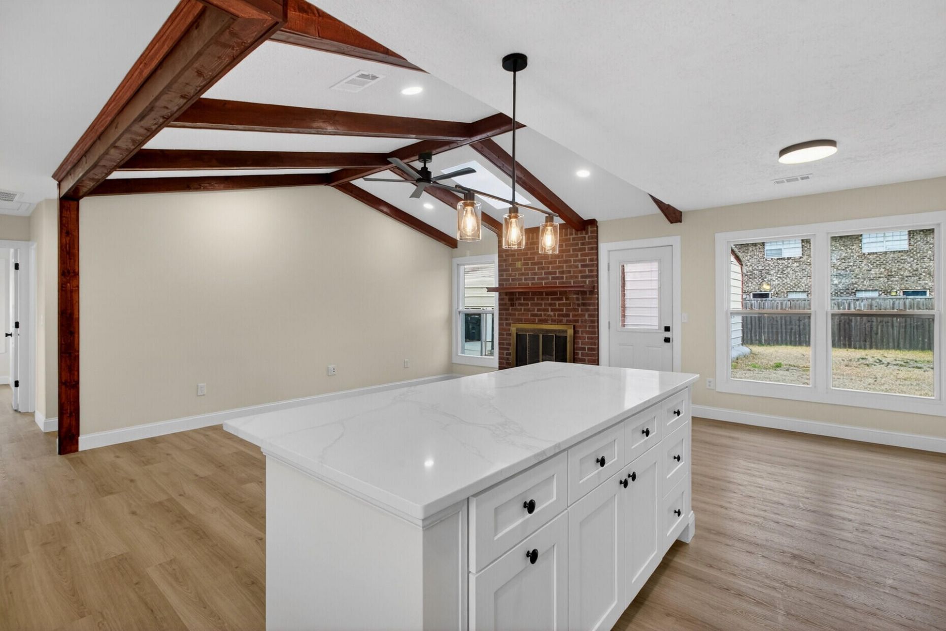 215 Horseshoe Drive Photo 14