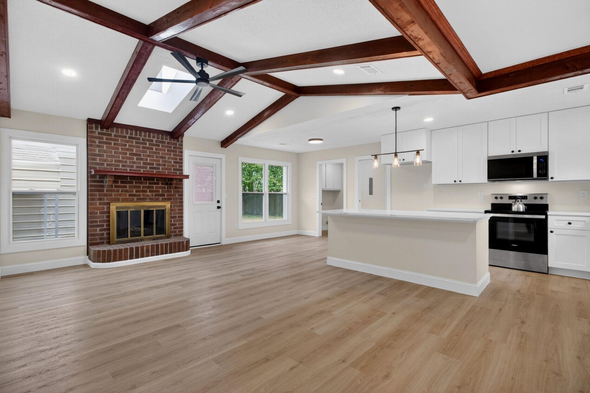 215 Horseshoe Drive Photo 9