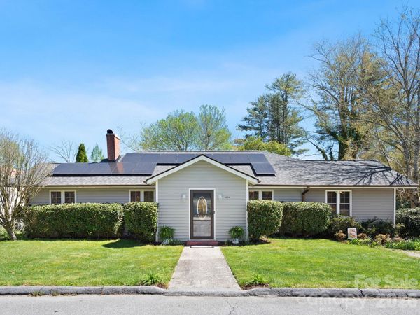 1614 Ridgewood Boulevard, Hendersonville, NC 28791