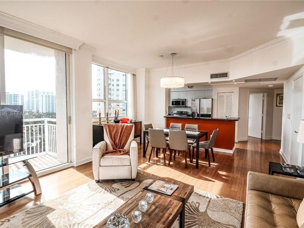 19501 W Country Club Dr, Unit 1014, Aventura, FL 33180