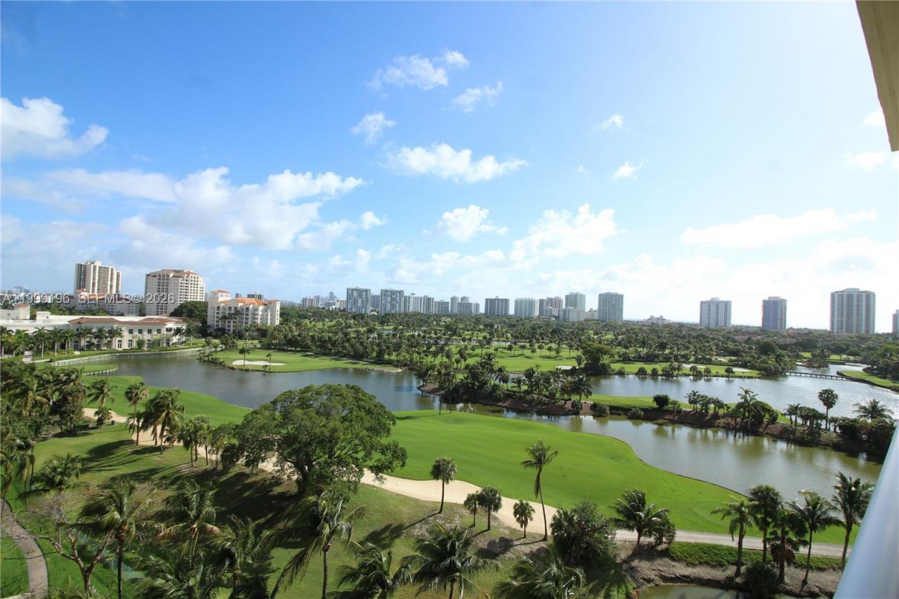 19501 W Country Club Dr, Unit 1014, Aventura, FL 33180 Photo