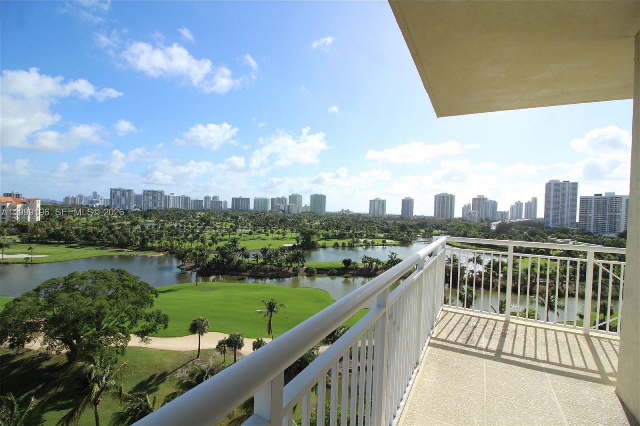 19501 W Country Club Dr, Unit 1014, Aventura, FL 33180 Photo