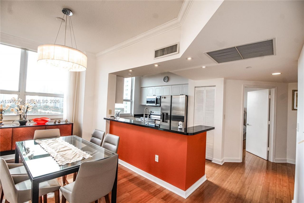 19501 W Country Club Dr, Unit 1014, Aventura, FL 33180 Photo