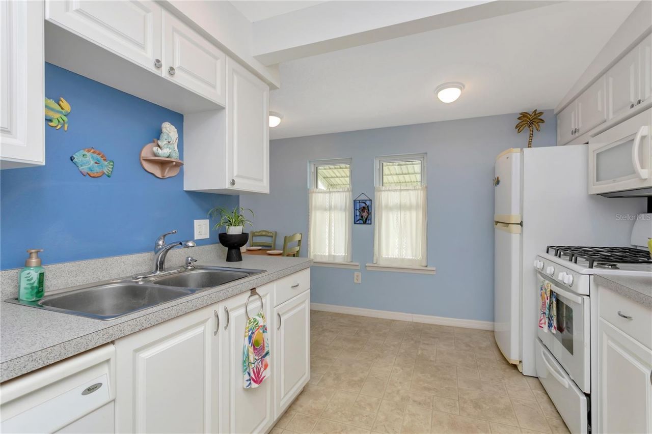 14 Braden Castle Drive, Bradenton, FL 34208 Photo