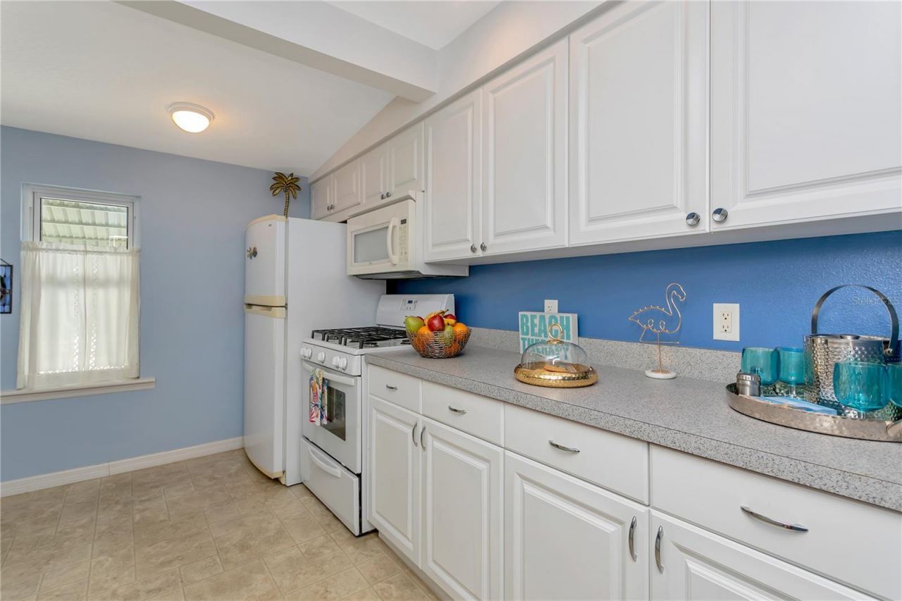 14 Braden Castle Drive, Bradenton, FL 34208 Photo