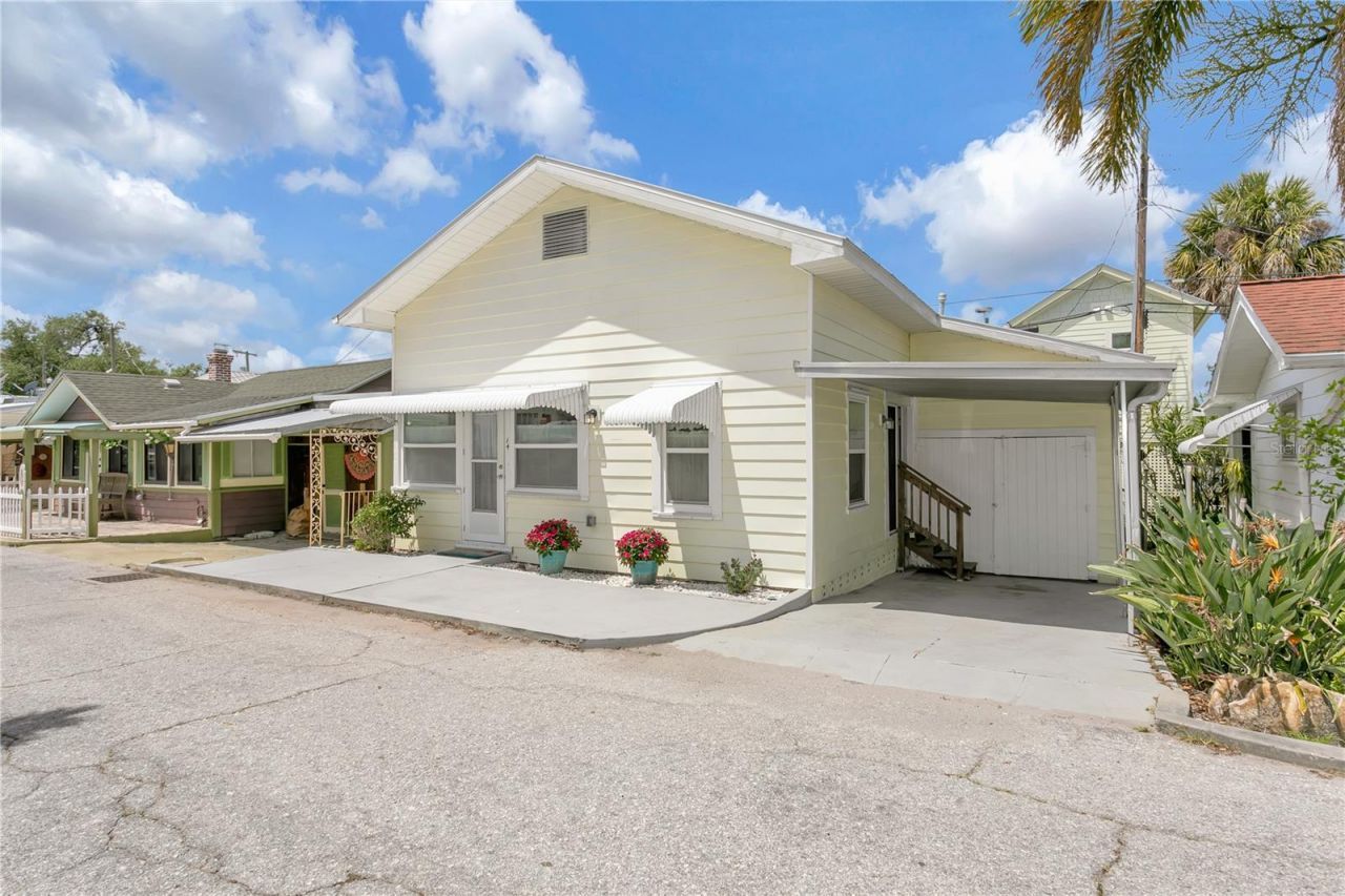 14 Braden Castle Drive, Bradenton, FL 34208 Photo