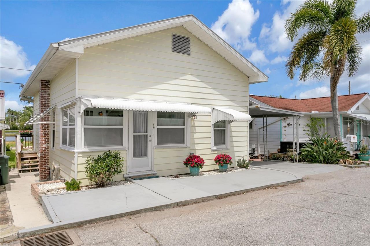 14 Braden Castle Drive, Bradenton, FL 34208 Photo