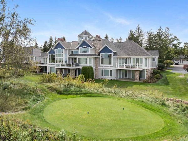 6460 Quarry Ridge Drive, Unit 18, Bay Harbor, MI 49770