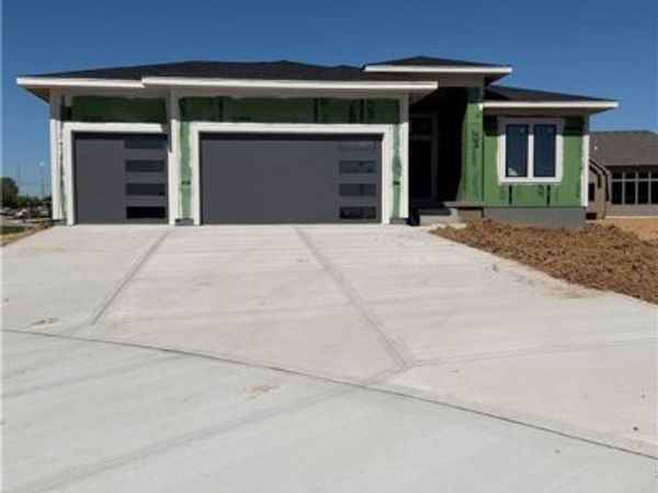 6010 Apache Drive, Shawnee, KS 66226