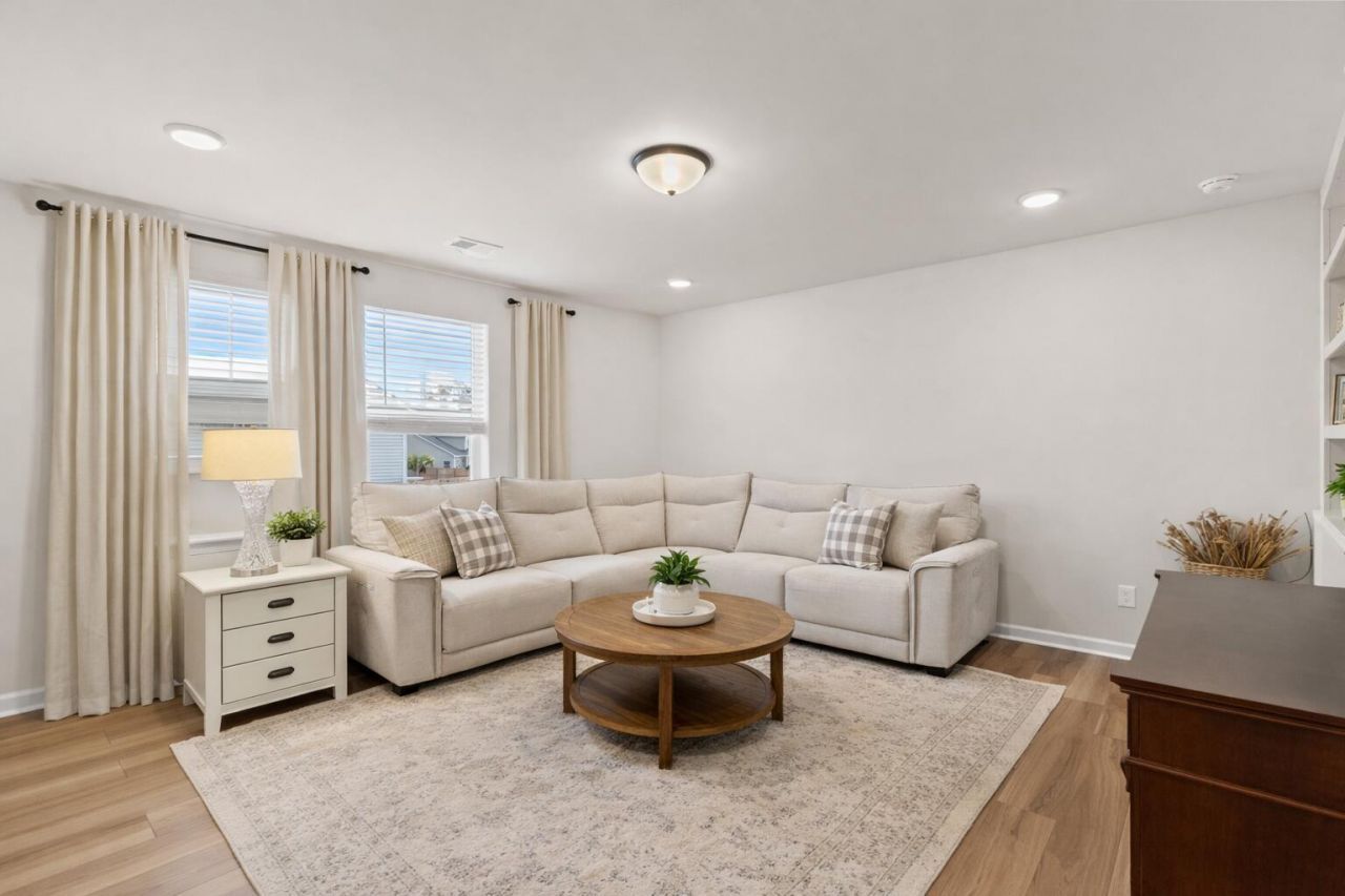 313 Lucca Drive Photo 14