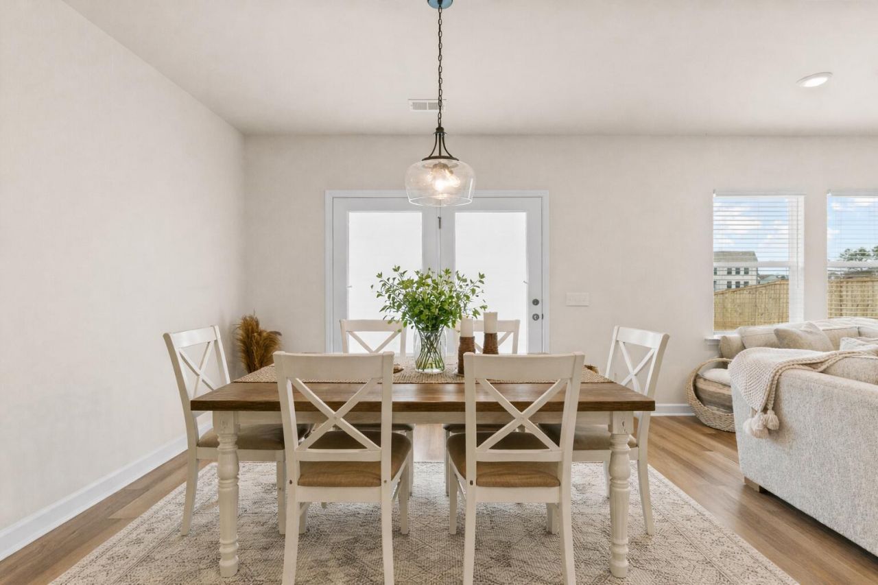 313 Lucca Drive Photo 4