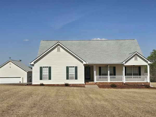 352 Olde Wick Trail, Hoschton, GA 30548