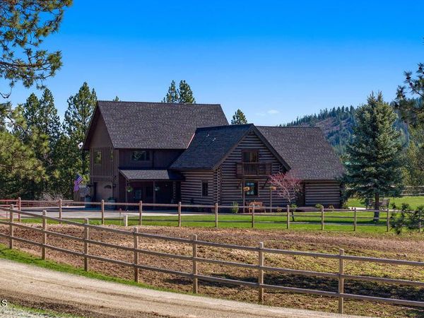 3702 S Puma Dr , Coeur d'Alene, ID 83814