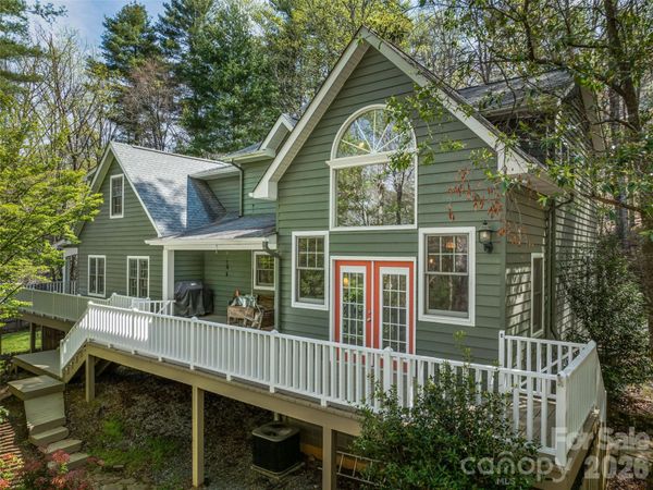 18 Thousand Oaks Boulevard , Fairview, NC 28730