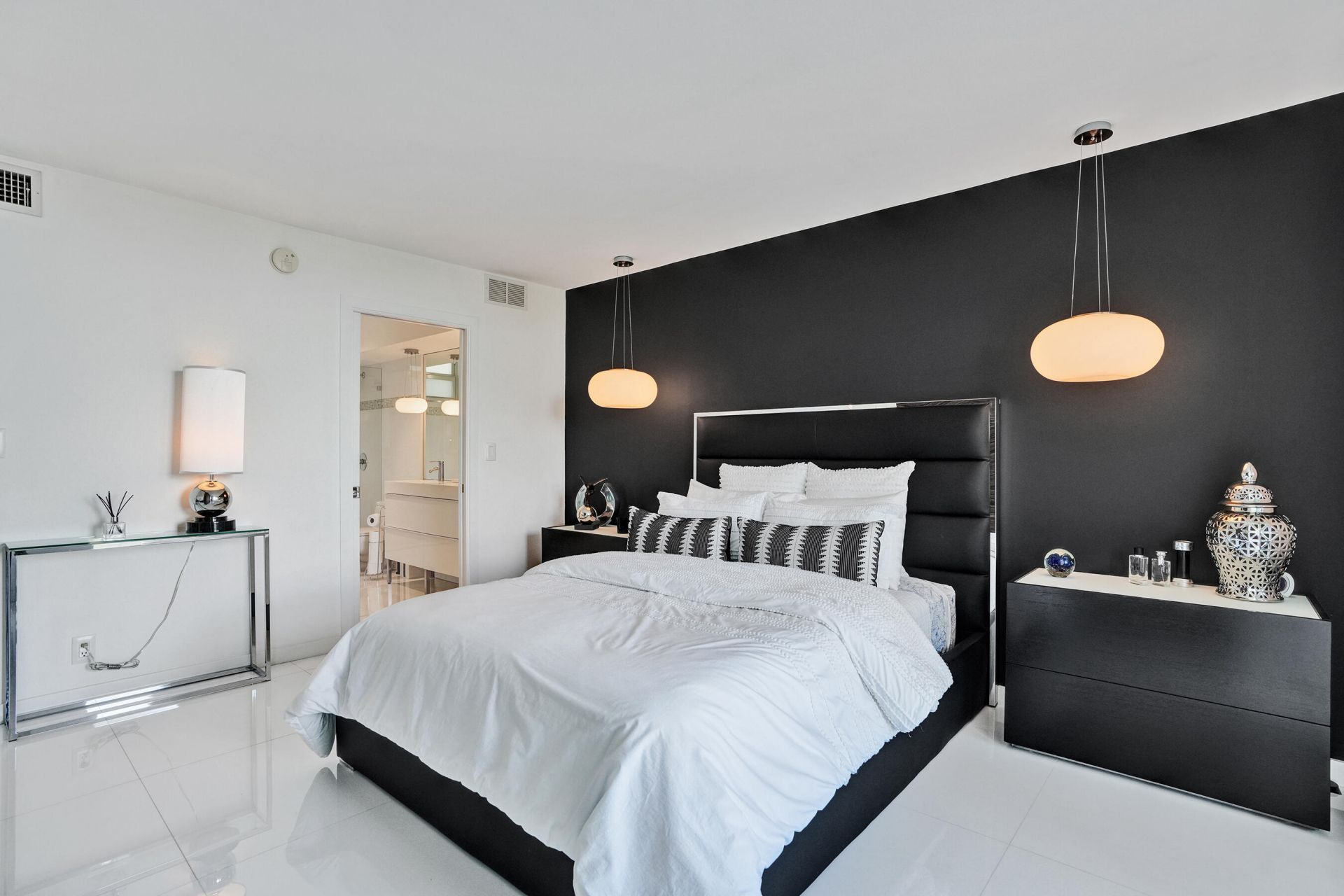 1670 Lincoln Court, Unit 3b, Miami Beach, FL 33139 Photo