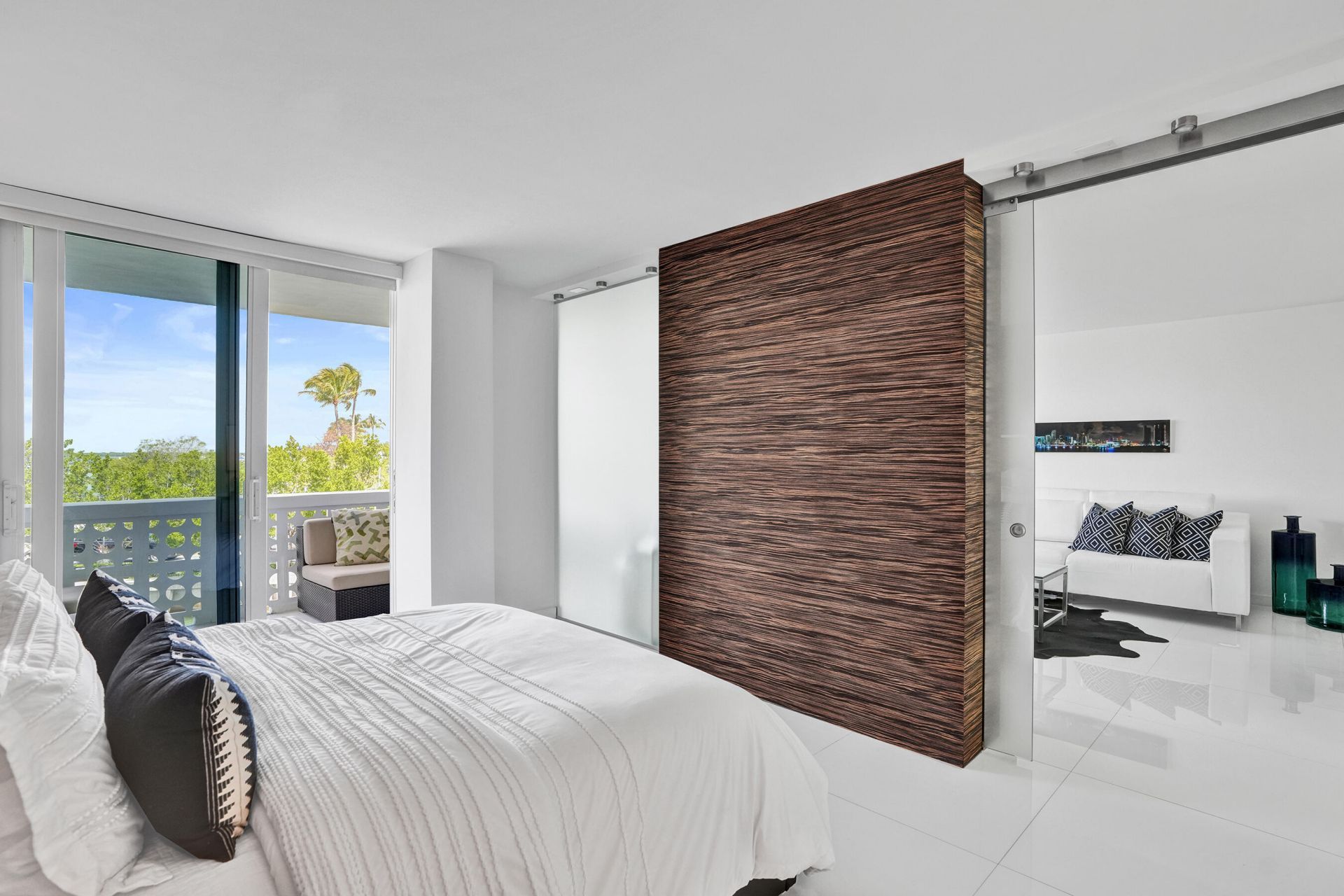 1670 Lincoln Court, Unit 3b, Miami Beach, FL 33139 Photo