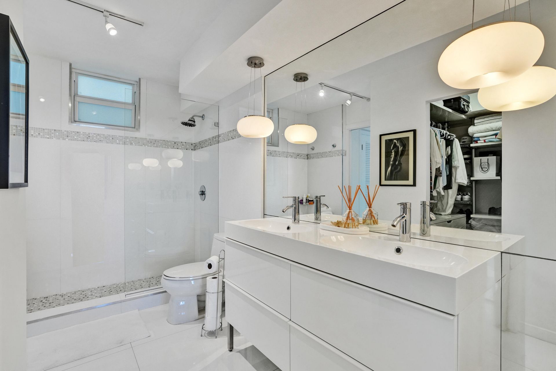 1670 Lincoln Court, Unit 3b, Miami Beach, FL 33139 Photo