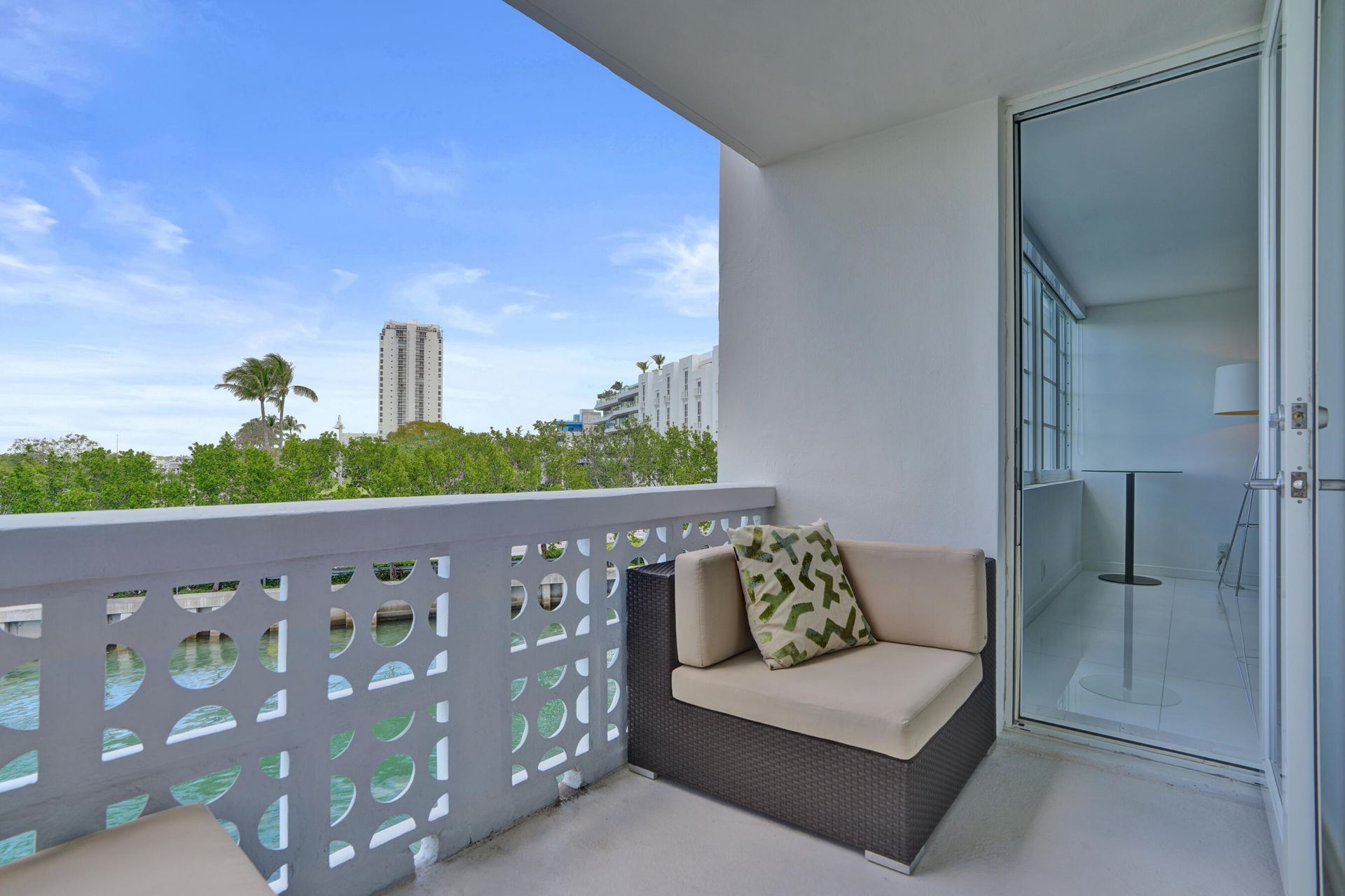 1670 Lincoln Court, Unit 3b, Miami Beach, FL 33139 Photo
