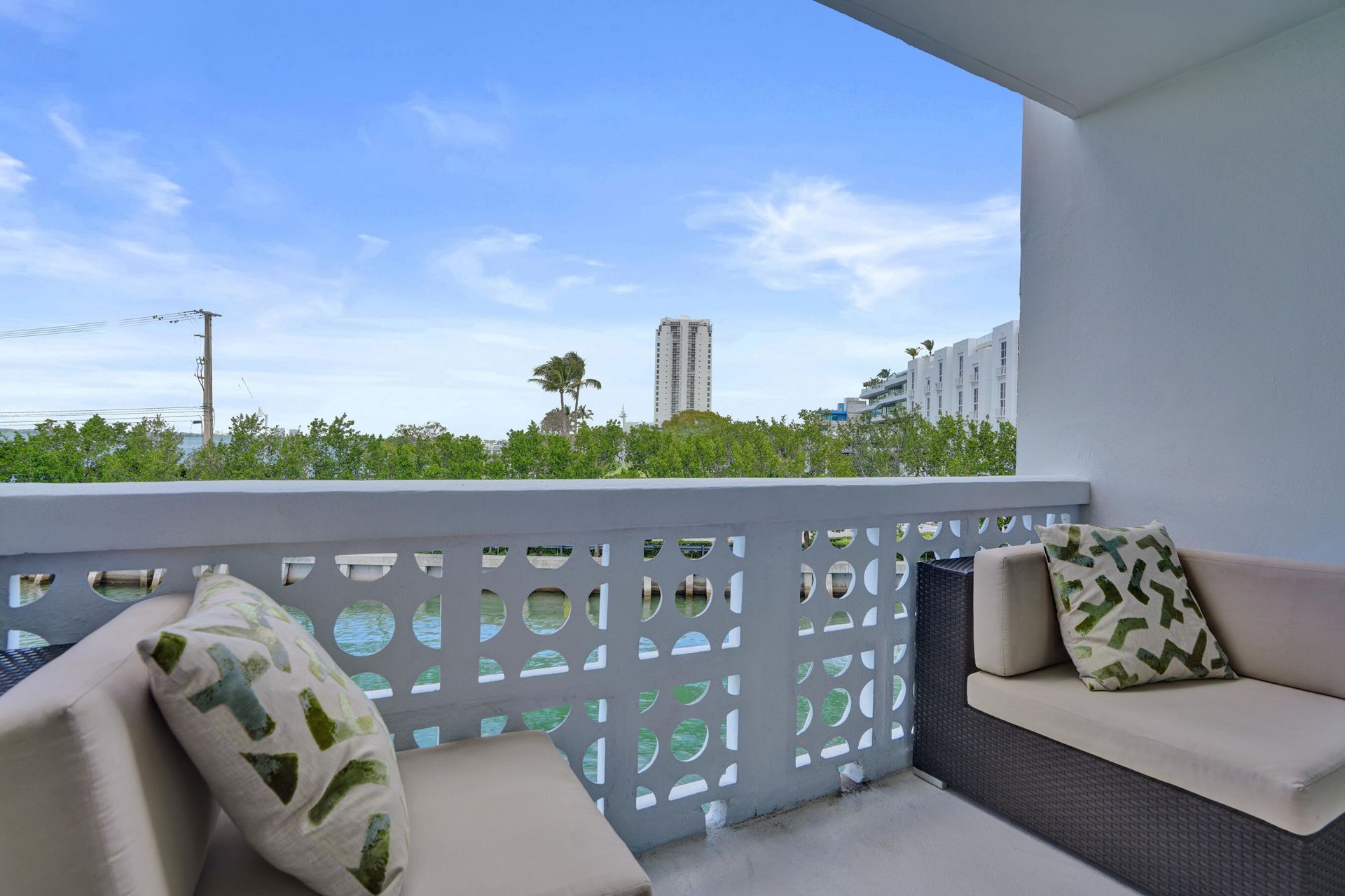 1670 Lincoln Court, Unit 3b, Miami Beach, FL 33139 Photo