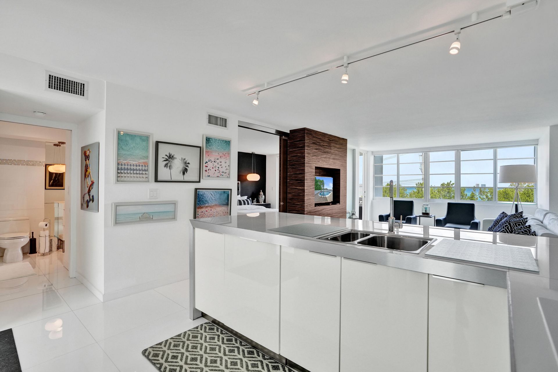 1670 Lincoln Court, Unit 3b, Miami Beach, FL 33139 Photo