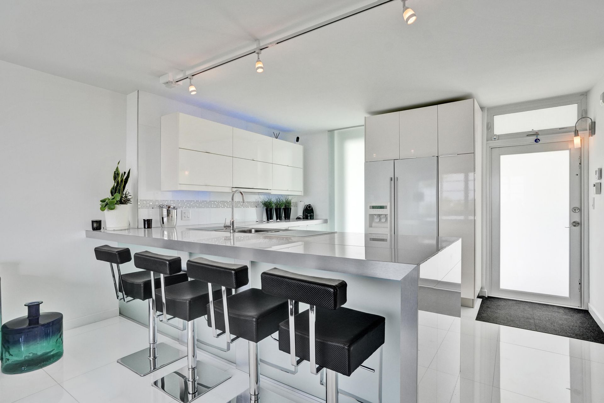 1670 Lincoln Court, Unit 3b, Miami Beach, FL 33139 Photo