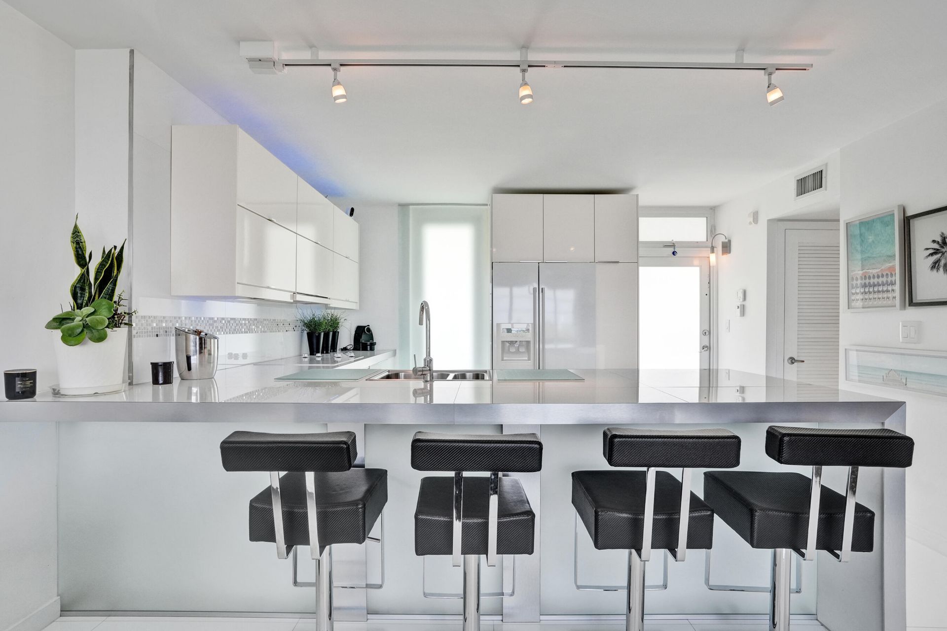 1670 Lincoln Court, Unit 3b, Miami Beach, FL 33139 Photo